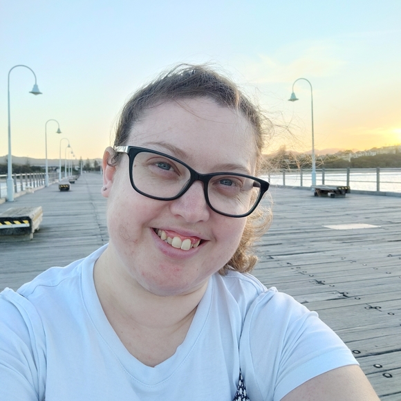 Meet your Posher, Cass - Picture 4 of 4